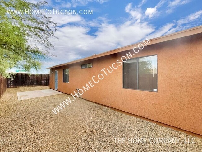 Building Photo - 750 W 41st St