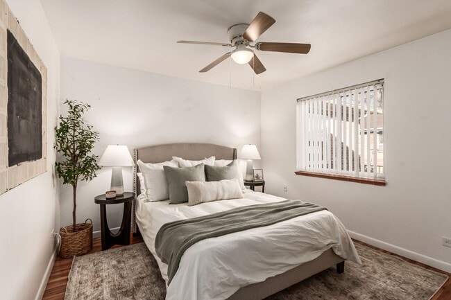 Building Photo - 2BD, 1BA Half-Duplex in Sloan's Lake with ...