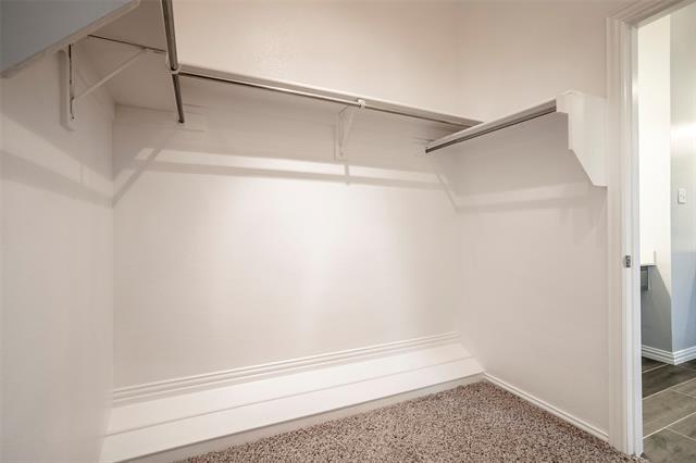 Building Photo - 15650 Brookwood Dr