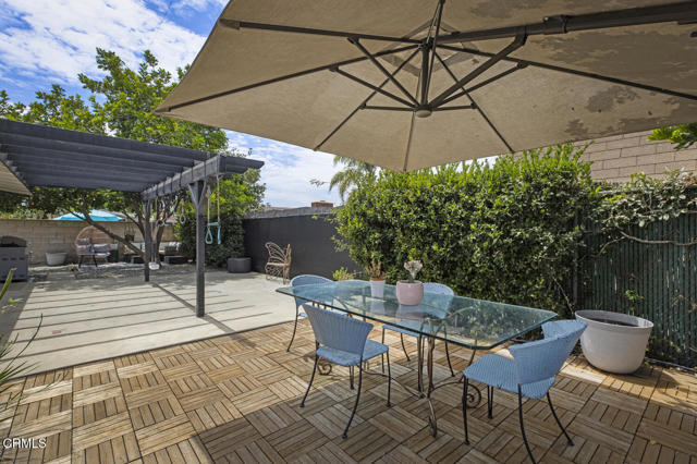 Building Photo - 863 S Vecino Dr