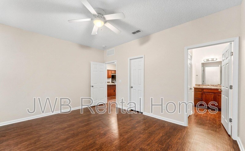 Building Photo - 4515 Wheeler Ave