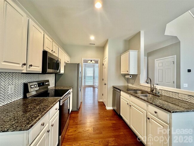 Building Photo - 5307 Bentgrass Run Dr