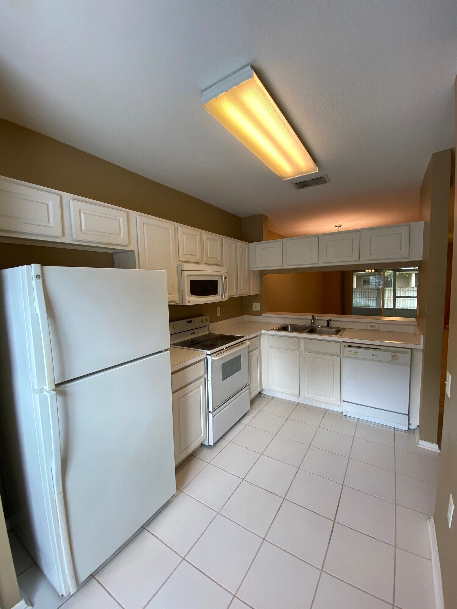Building Photo - 1309 Throckmorton Dr
