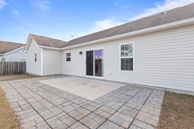 Building Photo - 406 Amaryllis Ln