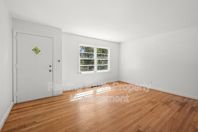 Building Photo - 1016 Belle Meade Dr