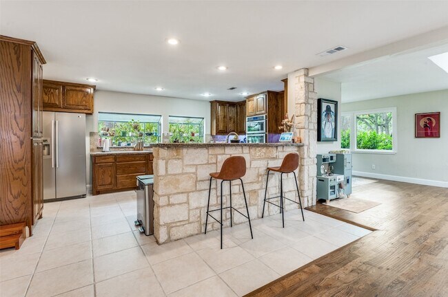 Building Photo - 1602 Glen Valley Dr