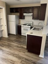 Building Photo - 501 Algerita Dr