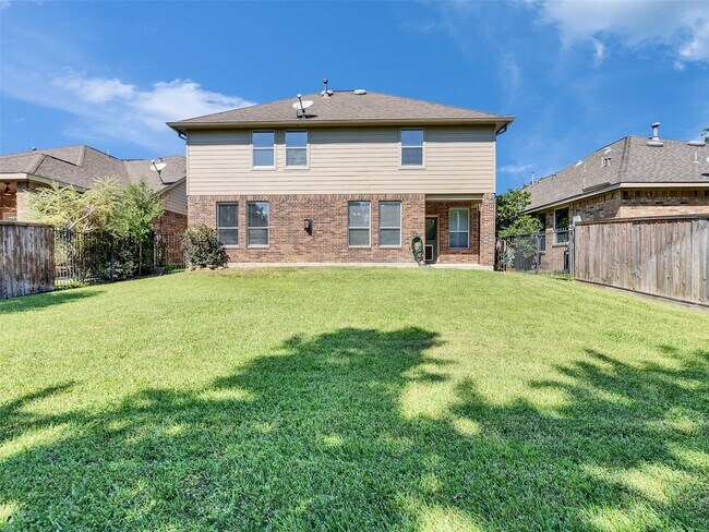 Building Photo - 114 N Hawkhurst Cir