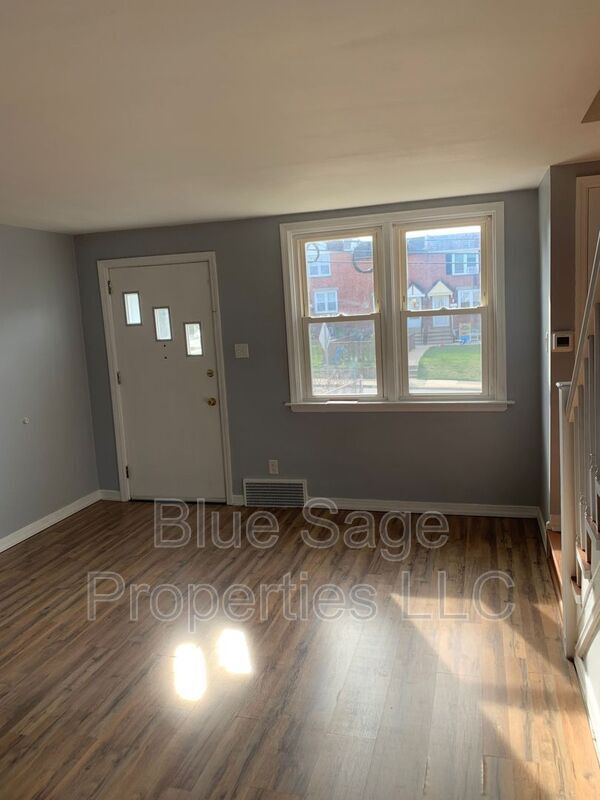 Building Photo - 2203 Bond Ave