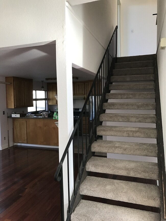 Building Photo - Beautiful 3 Bedroom Home in Desirable M Section Available Soon!