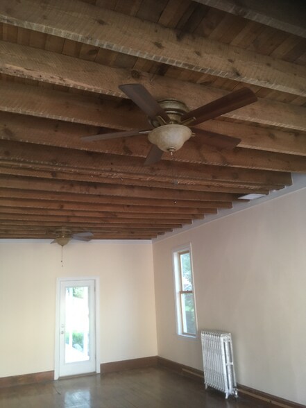 Building Photo - 508 N Front St