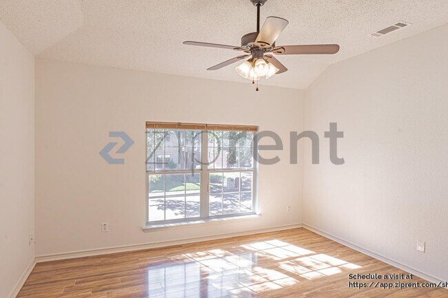 Building Photo - 514 Big Oak Ct