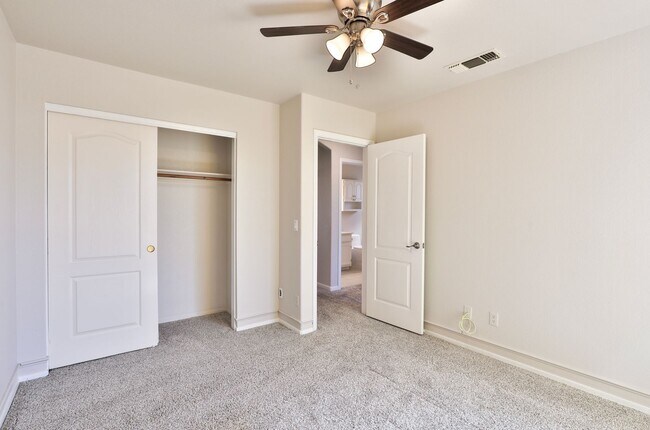 Building Photo - Pet Friendly 5-bedroom, 3 bath Home w/ Pool and Finished Basement