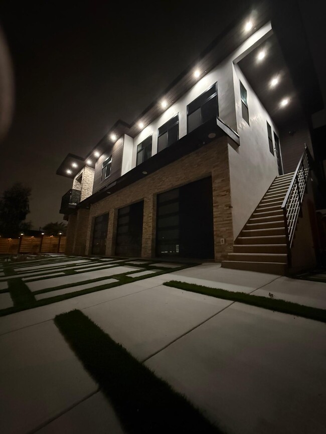 Building Photo - 3273 Hedwig Rd