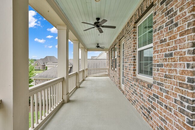 Building Photo - 2331 Bottlebrush Ln