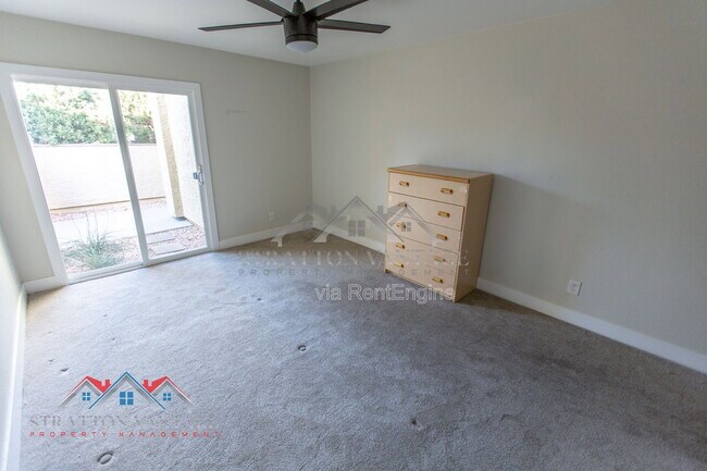 Building Photo - 712 W 14th St