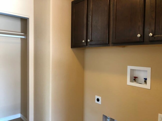 Building Photo - RANCH-STYLE 3BD featuring ONE-LEVEL LIVING in FALCON! - Security Deposit Waiver Available