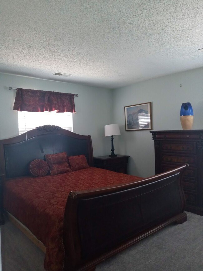 Building Photo - RIO RANCHO-FOUR BEDROOM HOUSE-Furnished