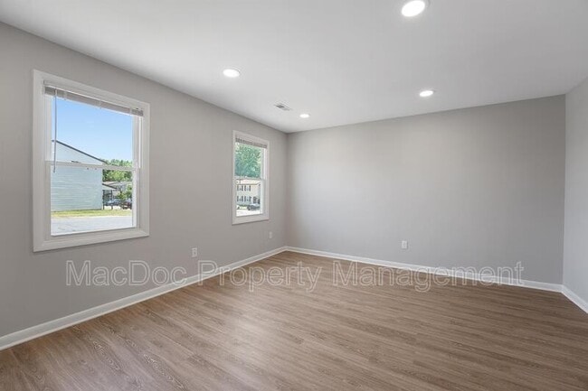 Building Photo - 5239 Daffodil Dr
