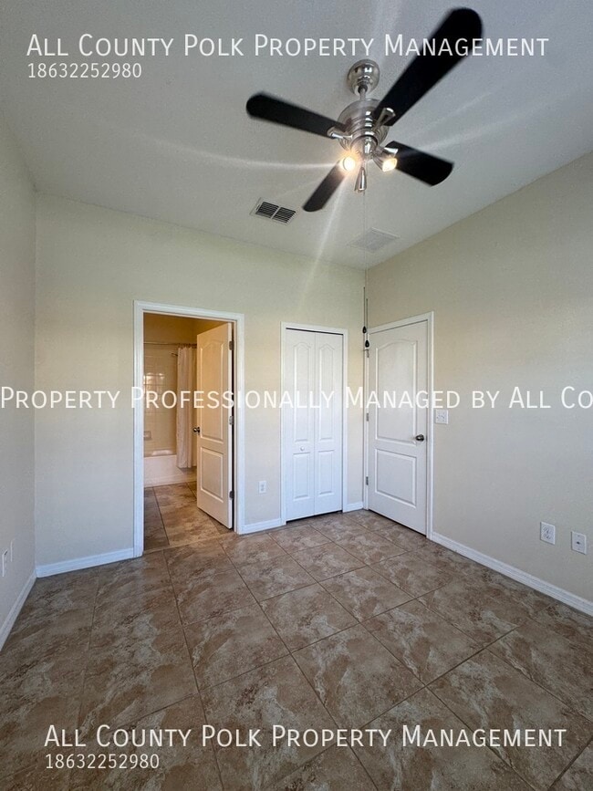 Building Photo - 4026 Winding Vine Dr