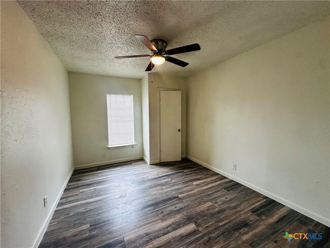 Building Photo - 714 S River St