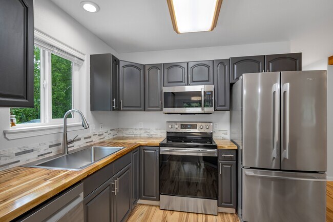 Building Photo - 6977 W Blondell Dr