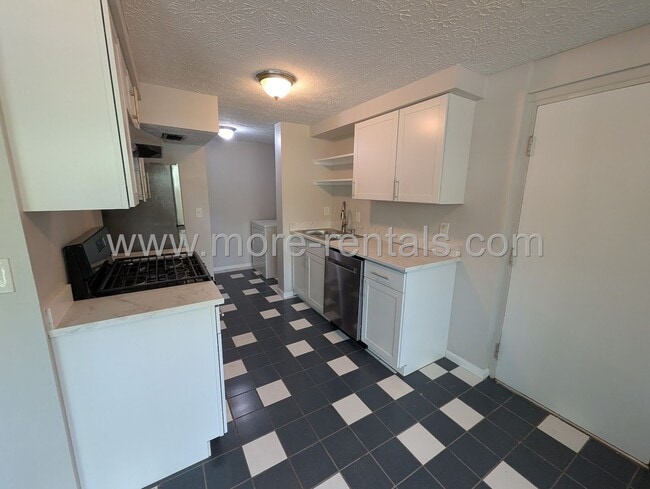 Building Photo - 2440 Burgandy Ln