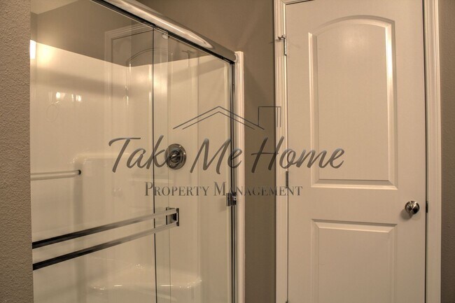 Building Photo - Springfield Schools with Strafford Address!