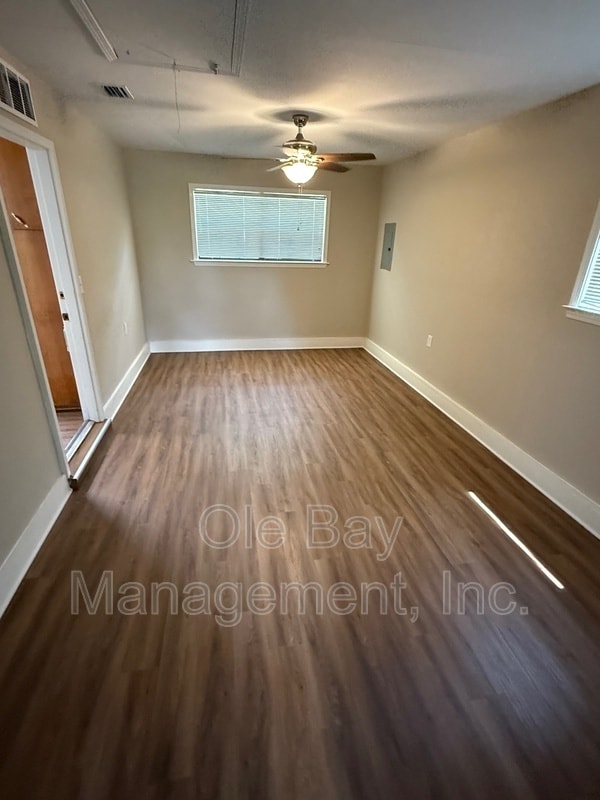 Building Photo - 2821 S Richardson Dr