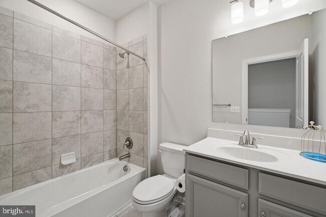 Building Photo - 4922 MacDonough Pl