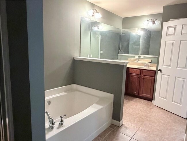 Building Photo - 804 Village Field Ct NW