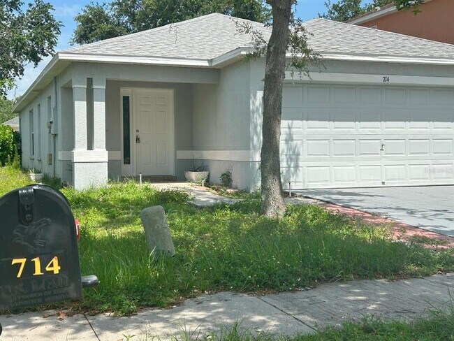 Building Photo - 714 Cristelle Jean Dr