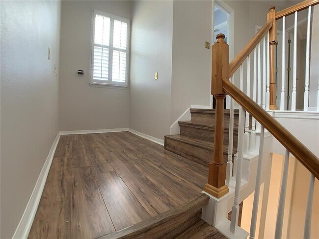 Building Photo - 622 Wisteria Ln