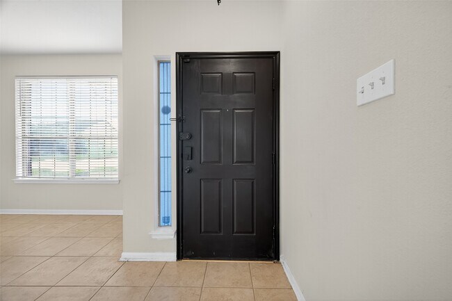 Building Photo - 21515 White Falls Ln