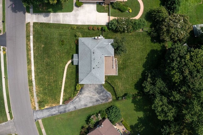 Building Photo - 11744 N Williamsburg Dr