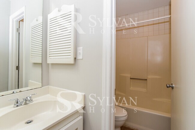 Building Photo - Carve Out a Great Life Here!