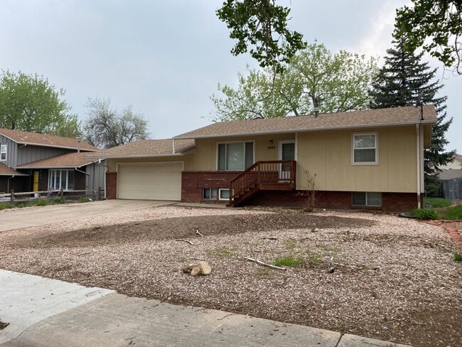 Building Photo - STUDENTS WELCOME! 4 Bed 2 Bath Home in West Ft Collins w/ Garage and Fenced Yard