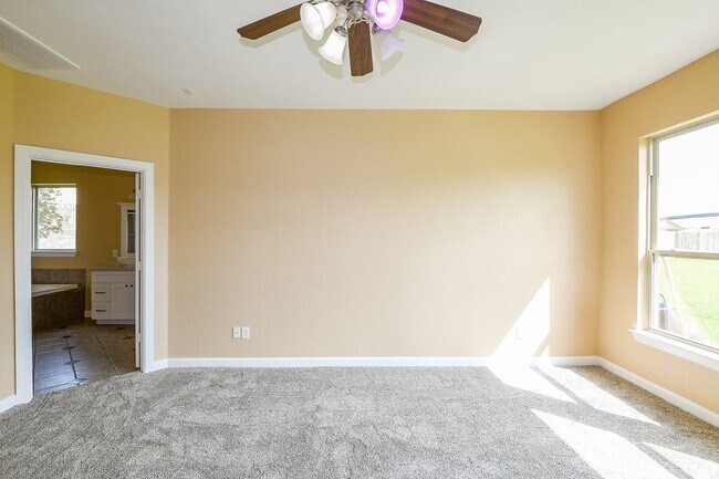 Building Photo - 2123 Witham Park Ln