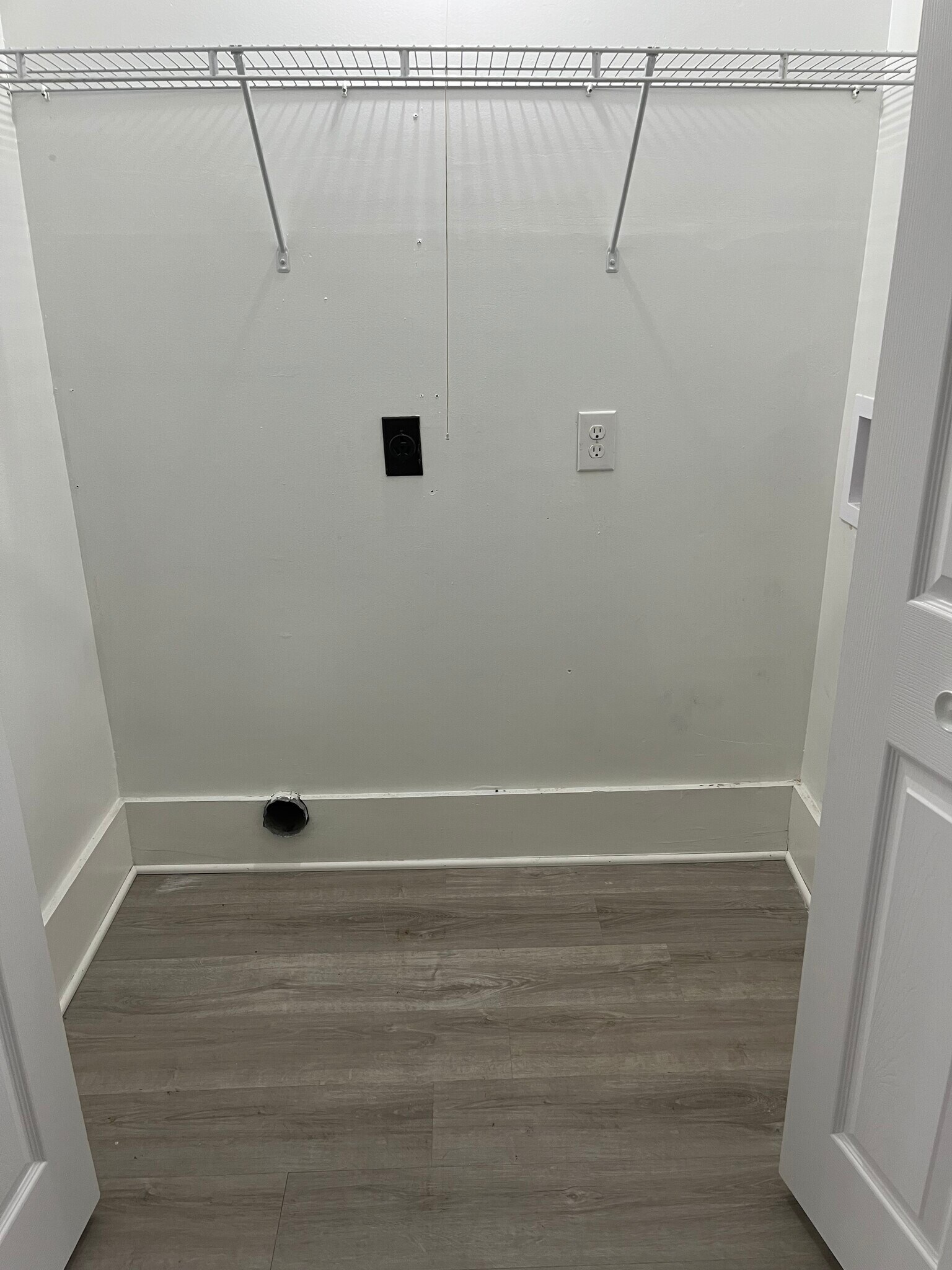 Building Photo - 406 N Lincoln St