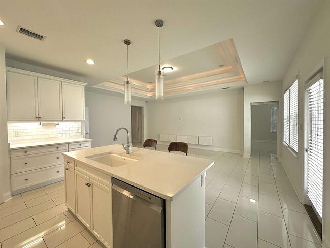 Building Photo - 5021 Caracara Dr