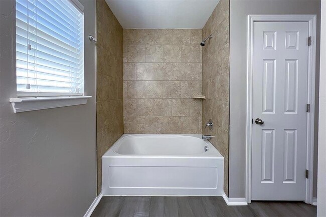 Building Photo - 2928 Cider Mill Ln