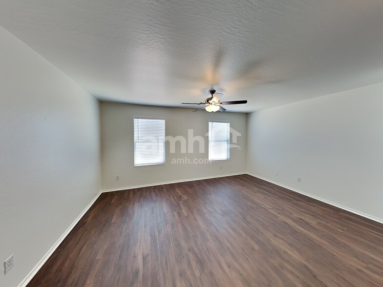 Building Photo - 12201 W Dreyfus Dr