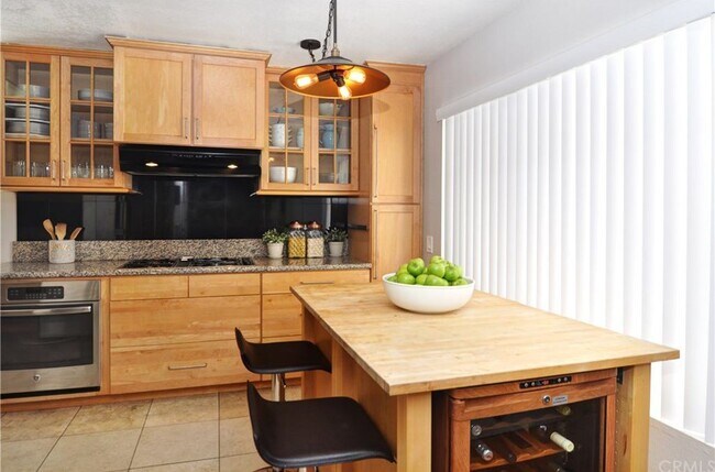 Building Photo - 1270 Cabrillo Park Dr