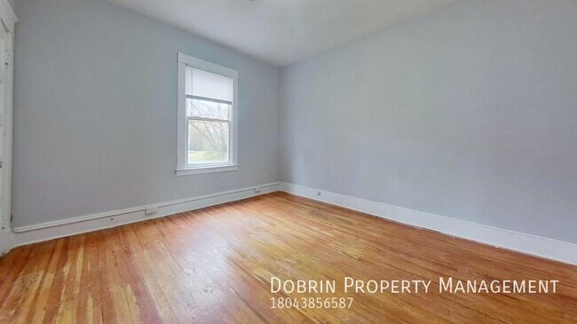 Building Photo - 2414 Lancelot Ave