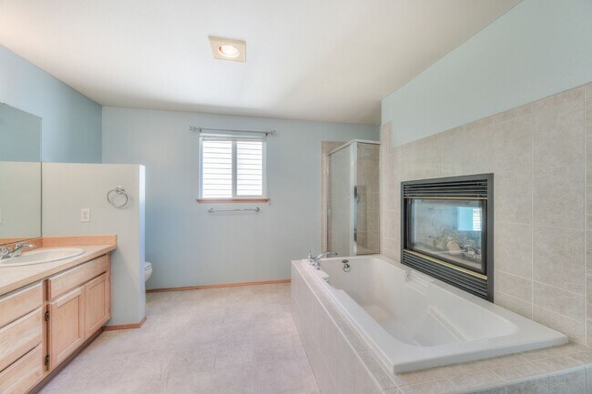 Building Photo - 14736 SE 185th Pl