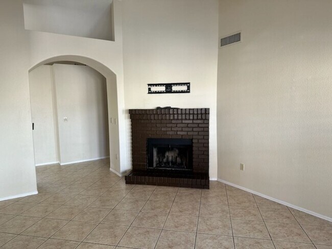Building Photo - 4106 E Ashurst Dr