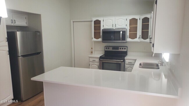 Building Photo - 15974 N 90th Ave