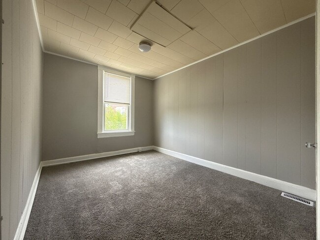 Building Photo - Two-bedroom house in Baltimore