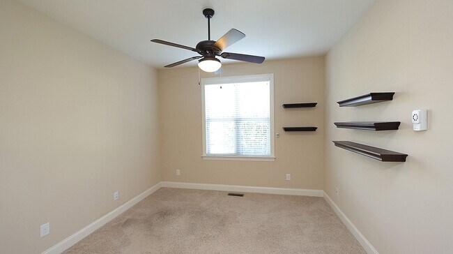 Building Photo - Lovely Heritage Home with Ideal Floorplan