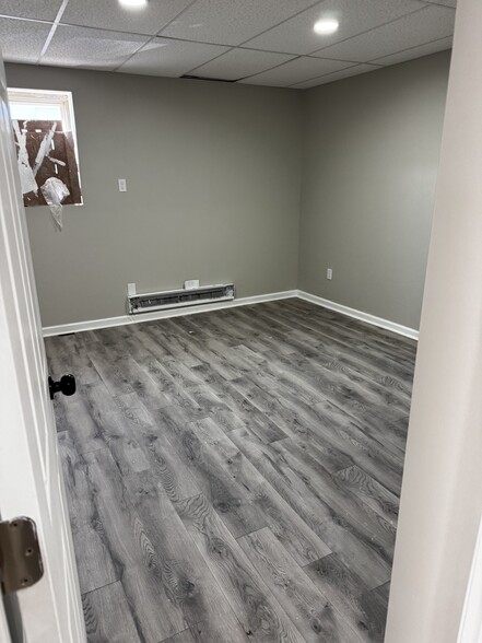 Building Photo - 3326 W 3rd St